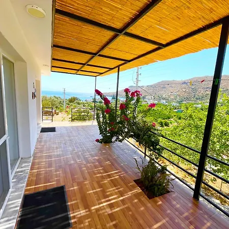 Holiday home Guenaydin *
